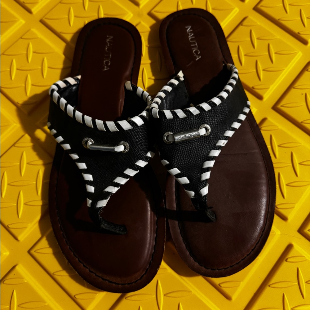 Nautica Women's Black and White Flip Flop Sandals